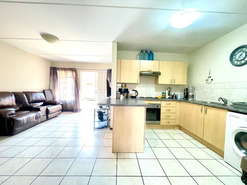 2 Bedroom 1 Bathroom Apartment for Sale  - Photo 5