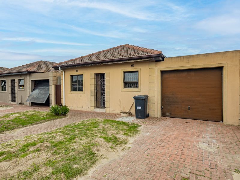 Life is good in a gated community - Photo 2