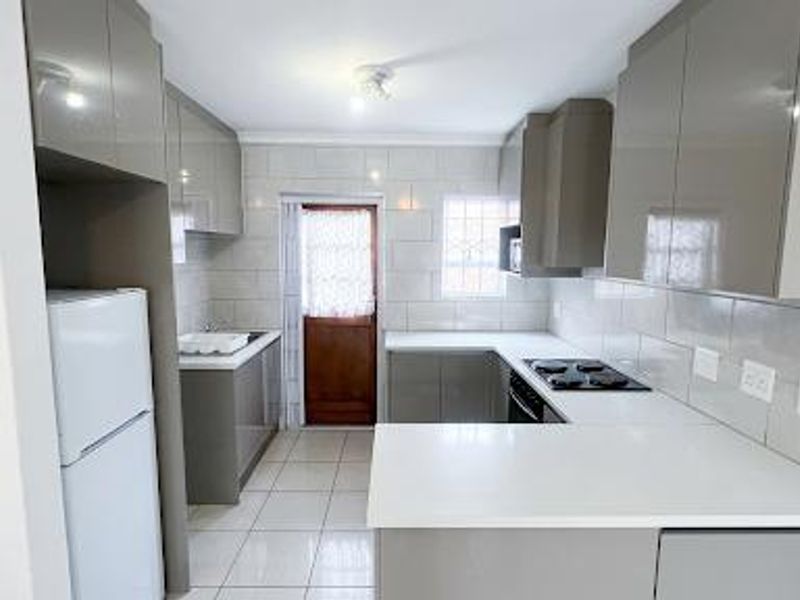 Exclusive Sole Mandate. Charming 2-Bed Home with Income-Generating Flatlet for sale - Photo 4