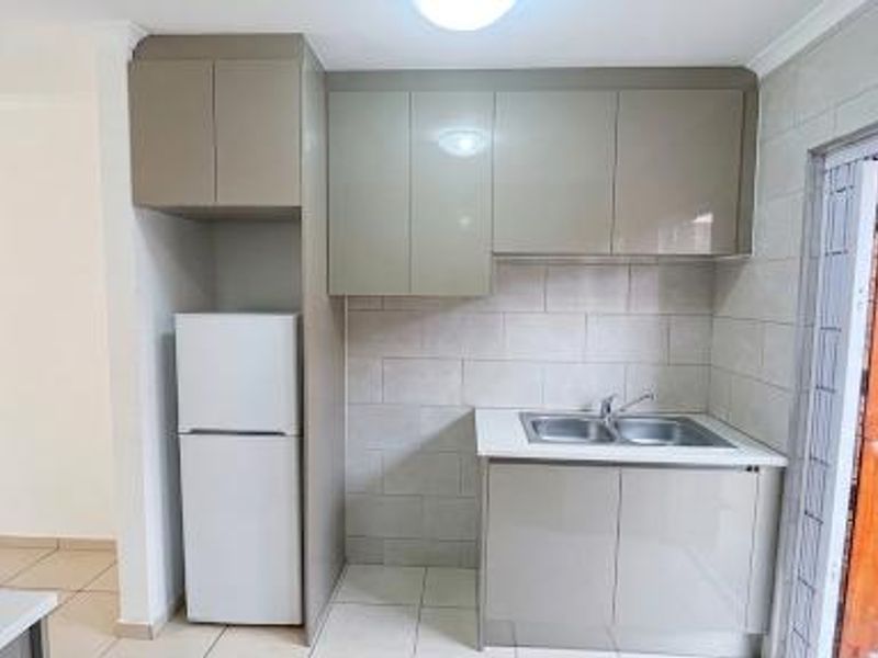 Exclusive Sole Mandate. Charming 2-Bed Home with Income-Generating Flatlet for sale - Photo 5