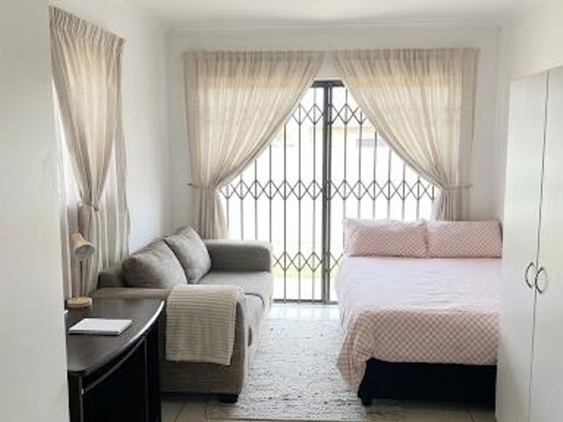 Exclusive Sole Mandate. Charming 2-Bed Home with Income-Generating Flatlet for sale - Photo 10