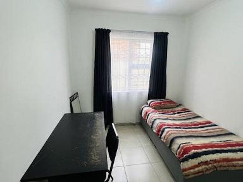 Exclusive Sole Mandate. Charming 2-Bed Home with Income-Generating Flatlet for sale - Photo 8