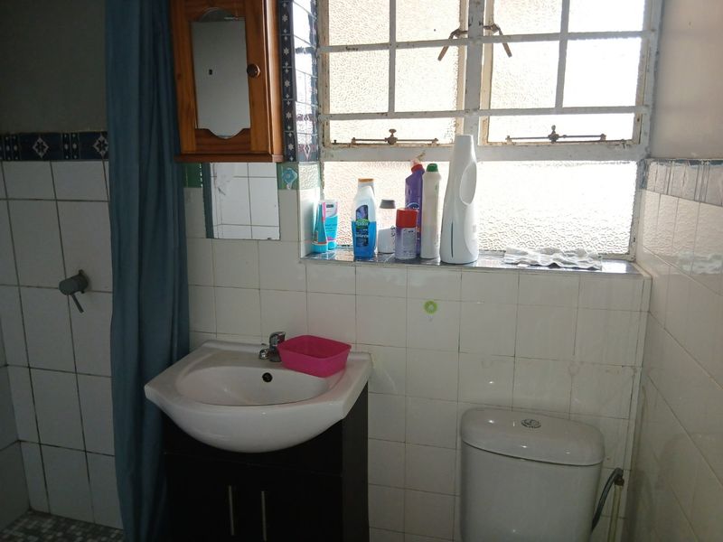 SPACIOUS GROUND FLOOR UNIT - Photo 6