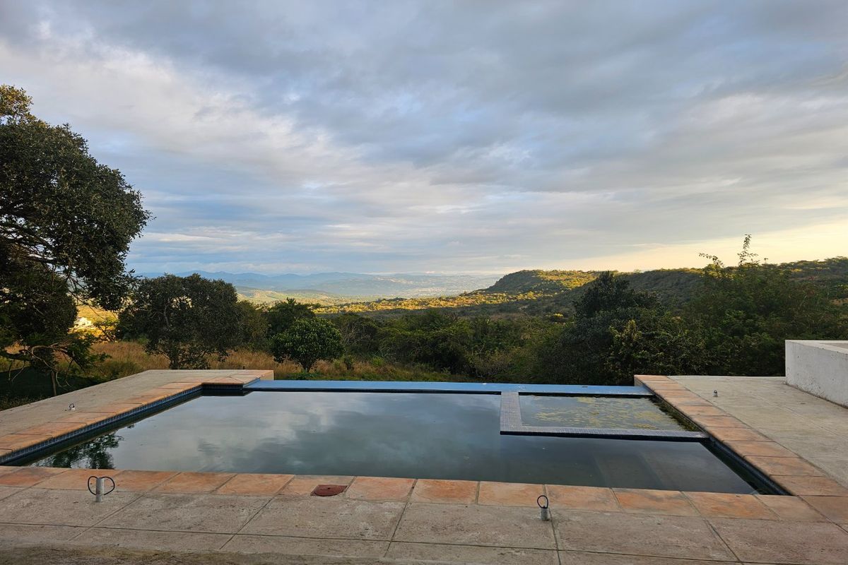 Large Family Home In the Heart of The Wild Fig Country Estate  - Photo 2