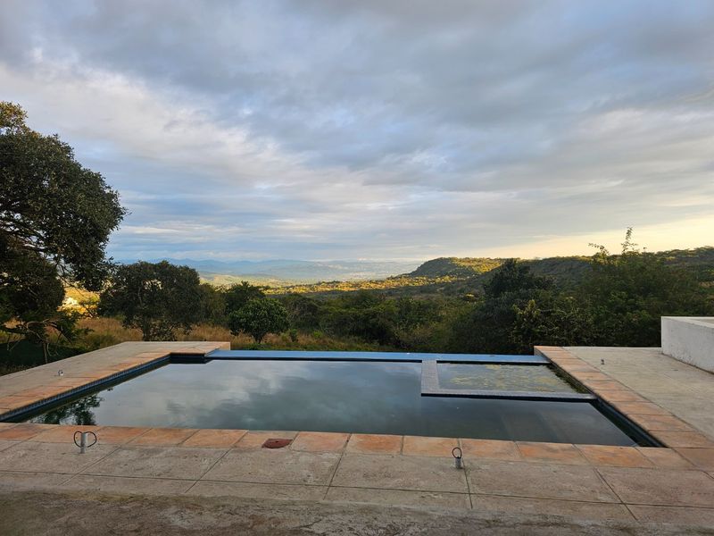 Large Family Home In the Heart of The Wild Fig Country Estate  - Photo 2