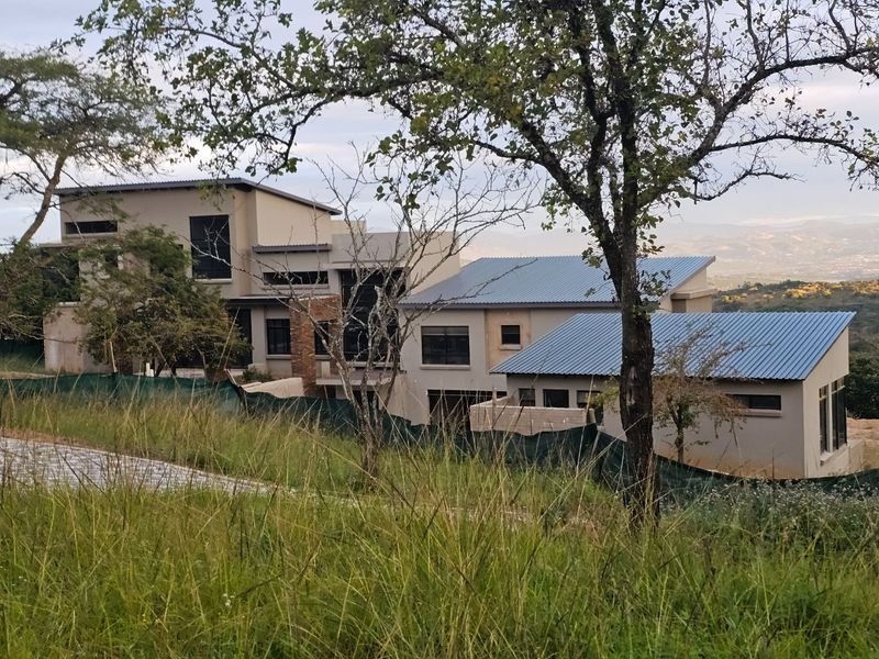 Large Family Home In the Heart of The Wild Fig Country Estate  - Photo 1