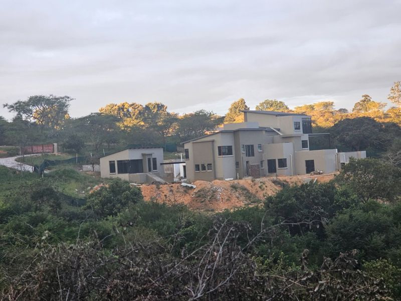 Large Family Home In the Heart of The Wild Fig Country Estate  - Photo 6