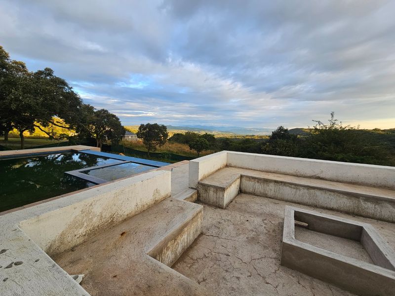 Large Family Home In the Heart of The Wild Fig Country Estate  - Photo 3