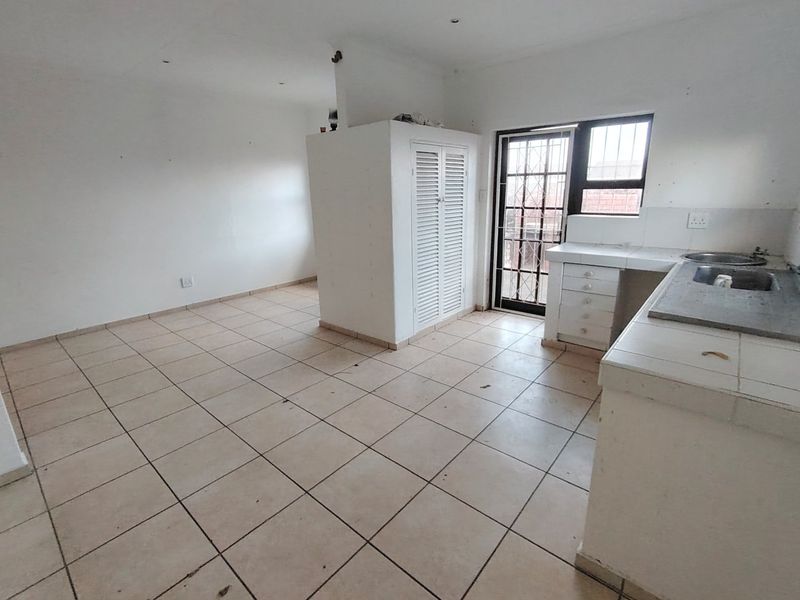 MR595555 Townhouse with own entrance and walking distance to the beach.  - Photo 5