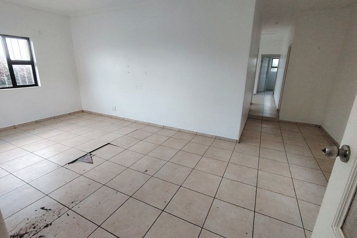MR595555 Townhouse with own entrance and walking distance to the beach.  - Photo 2