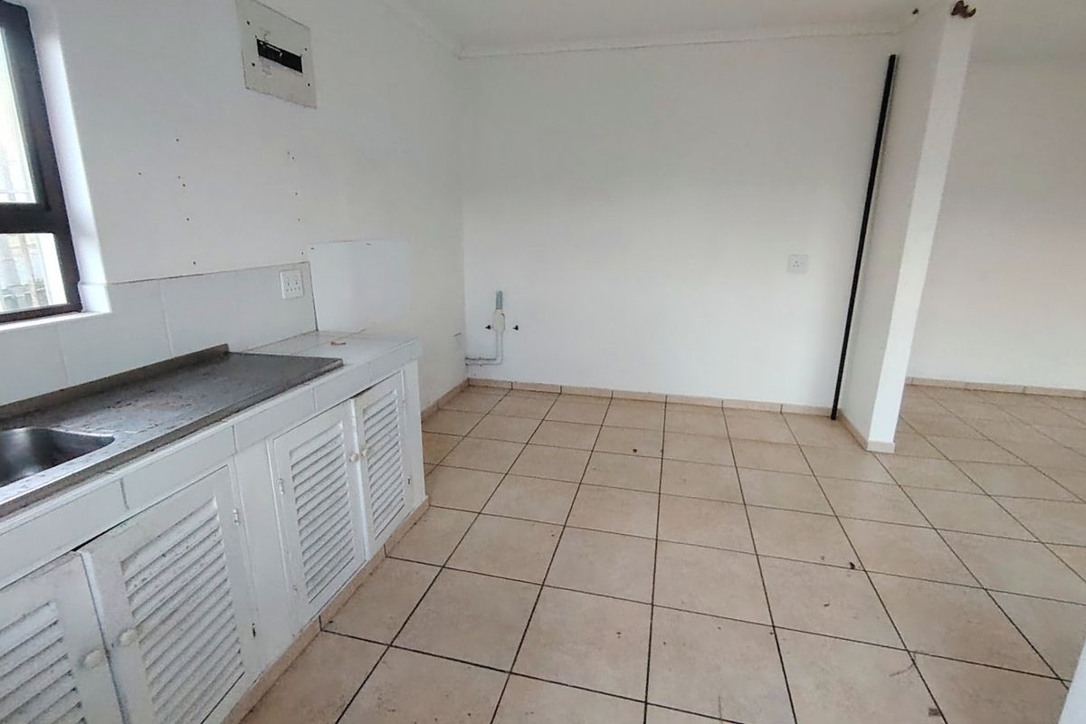MR595555 Townhouse with own entrance and walking distance to the beach.  - Photo 4