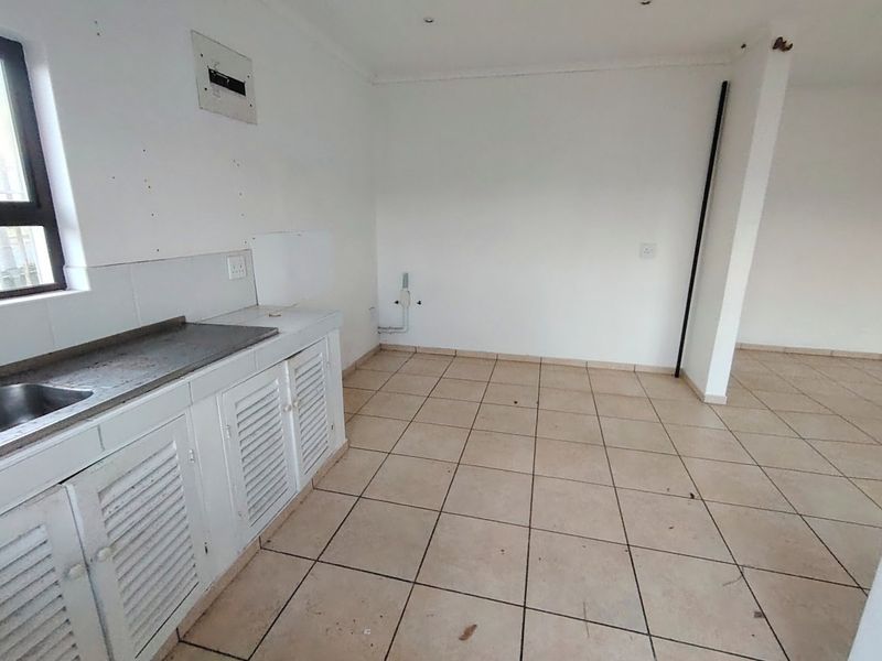 MR595555 Townhouse with own entrance and walking distance to the beach.  - Photo 4