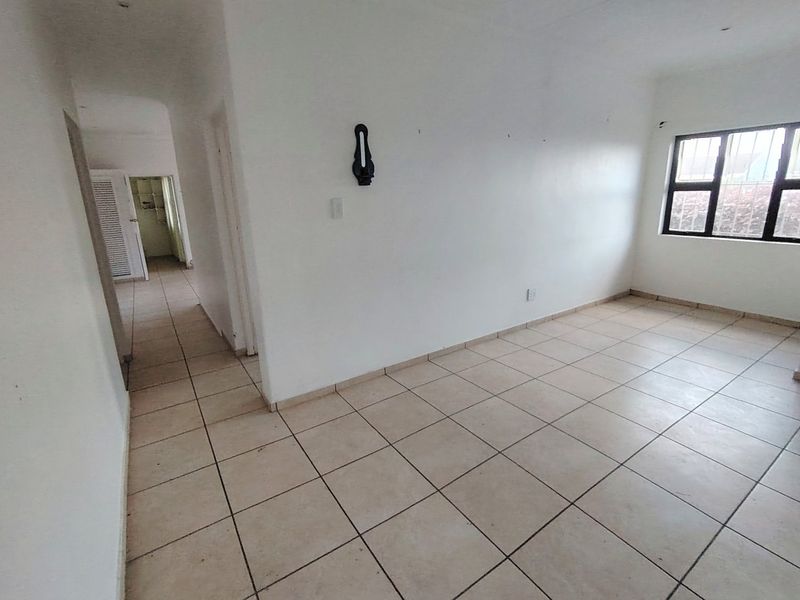 MR595555 Townhouse with own entrance and walking distance to the beach.  - Photo 10