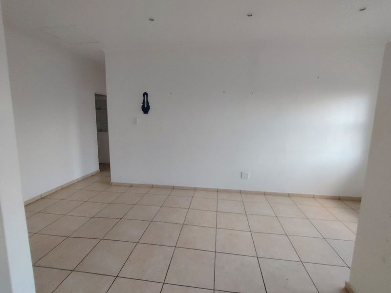 MR595555 Townhouse with own entrance and walking distance to the beach.  - Photo 9