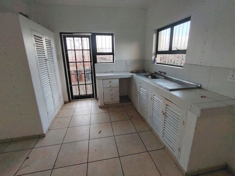MR595555 Townhouse with own entrance and walking distance to the beach.  - Photo 7