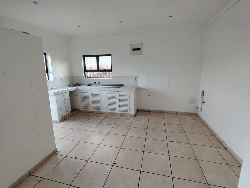 MR595555 Townhouse with own entrance and walking distance to the beach.  - Photo 6