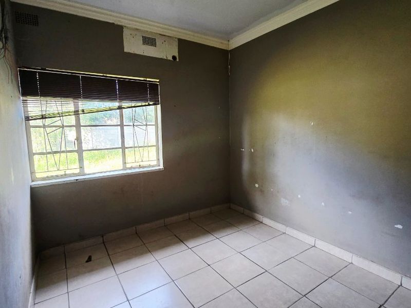 Freemanville Gem with Endless Potential! - Photo 4
