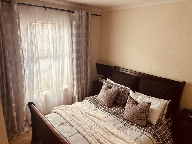 Lovely 3 Bedroom House For Sale.  - Photo 8