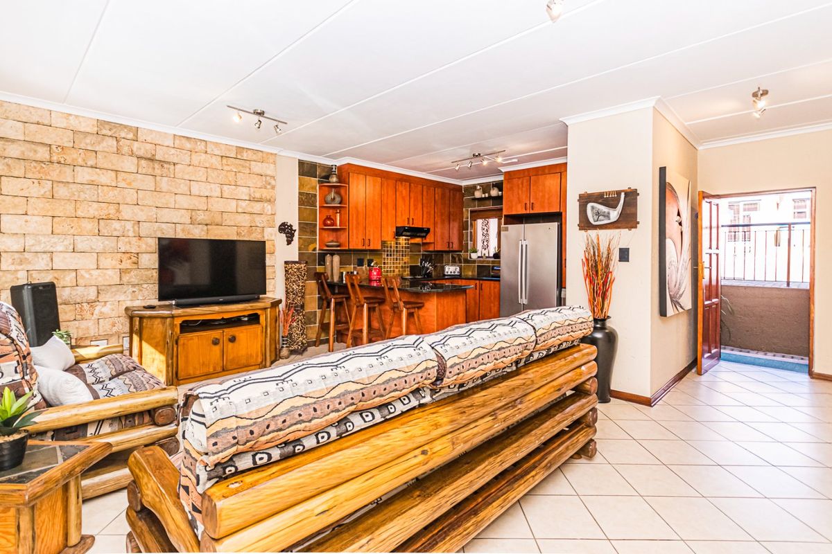 Life Style Of Choice - 2 Bed - 2 And A Half Bathroom Villa  - Photo 2