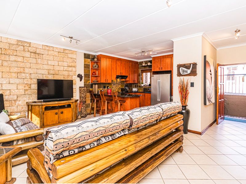 Life Style Of Choice - 2 Bed - 2 And A Half Bathroom Villa  - Photo 2