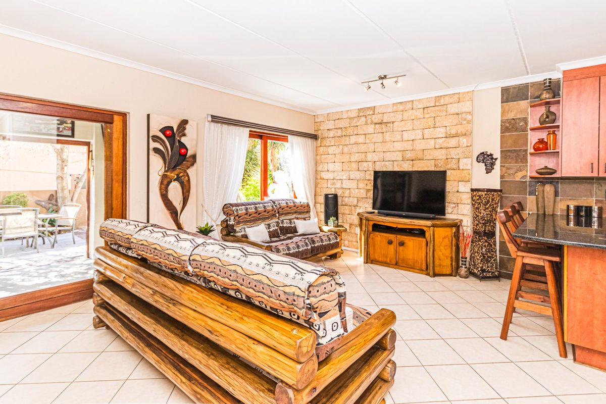 Life Style Of Choice - 2 Bed - 2 And A Half Bathroom Villa  - Photo 4