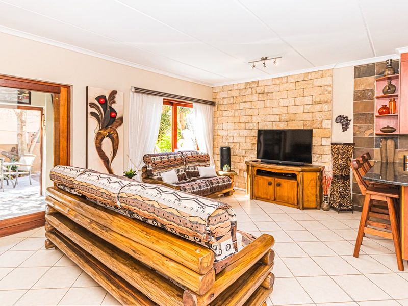 Life Style Of Choice - 2 Bed - 2 And A Half Bathroom Villa  - Photo 4