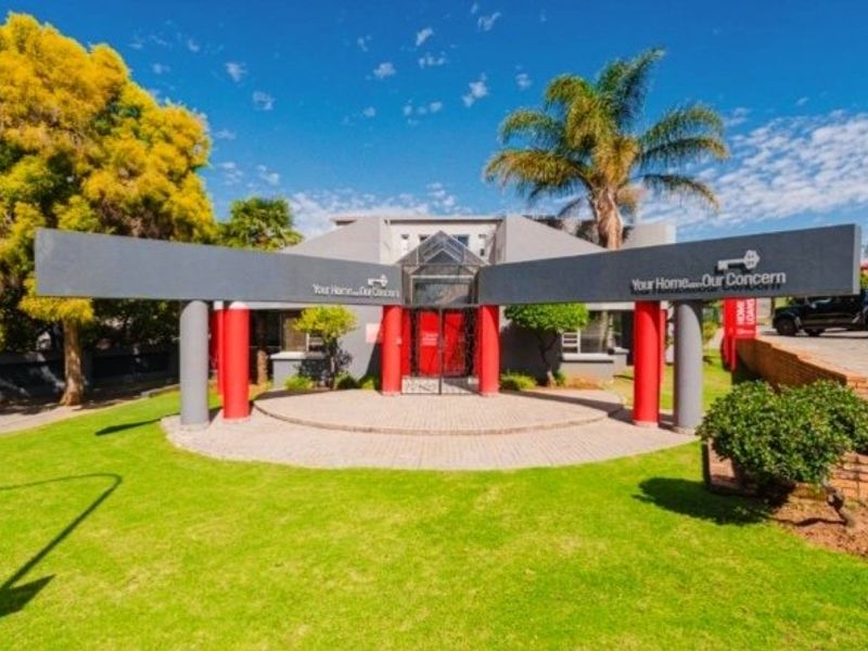 Prime Commercial Property – Glenvista - Photo 1