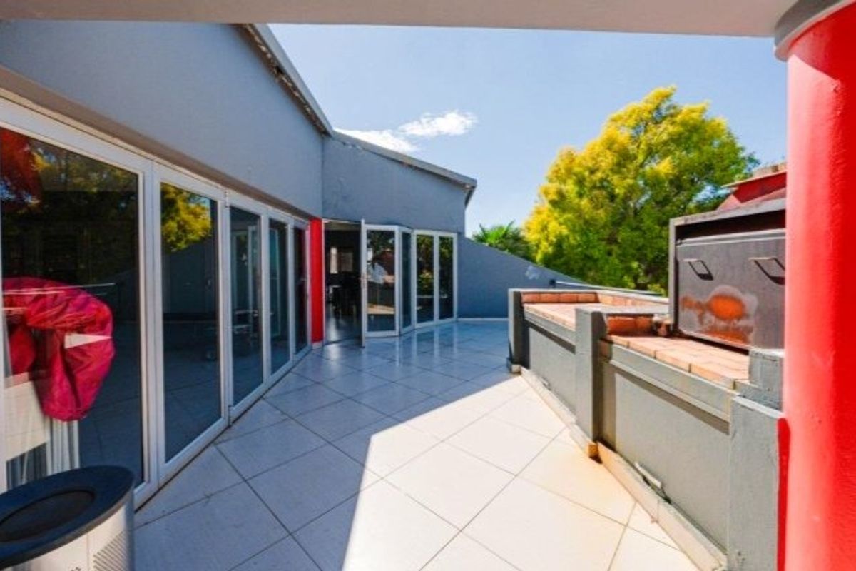 Prime Commercial Property – Glenvista - Photo 5