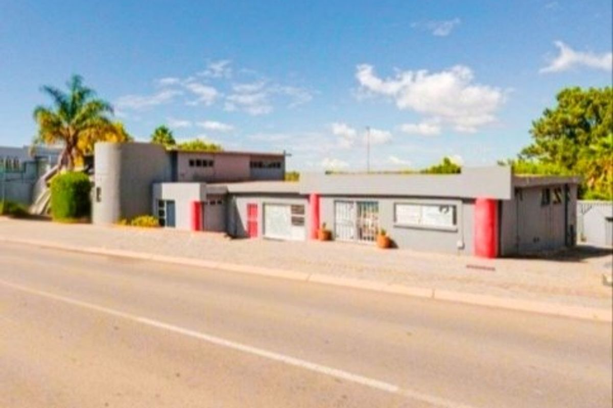 Prime Commercial Property – Glenvista - Photo 4