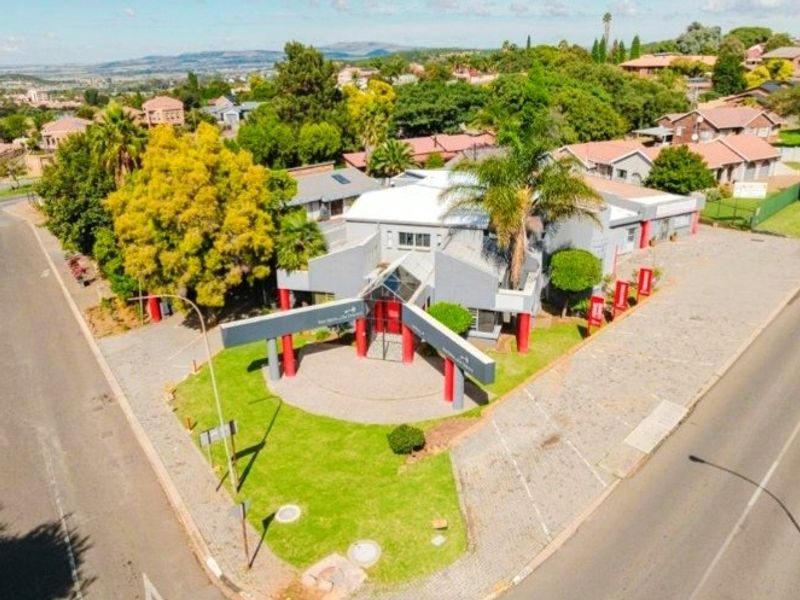 Prime Commercial Property – Glenvista - Photo 3