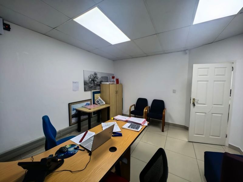 Commercial Property To Rent in Morningside, Durban - Photo 5
