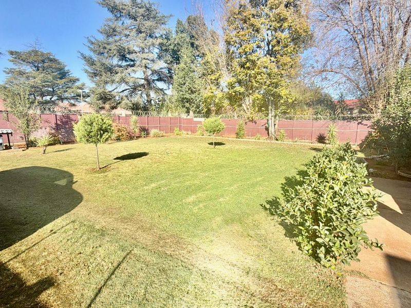 3 Bedroom House for sale in Stilfontein. - Photo 2