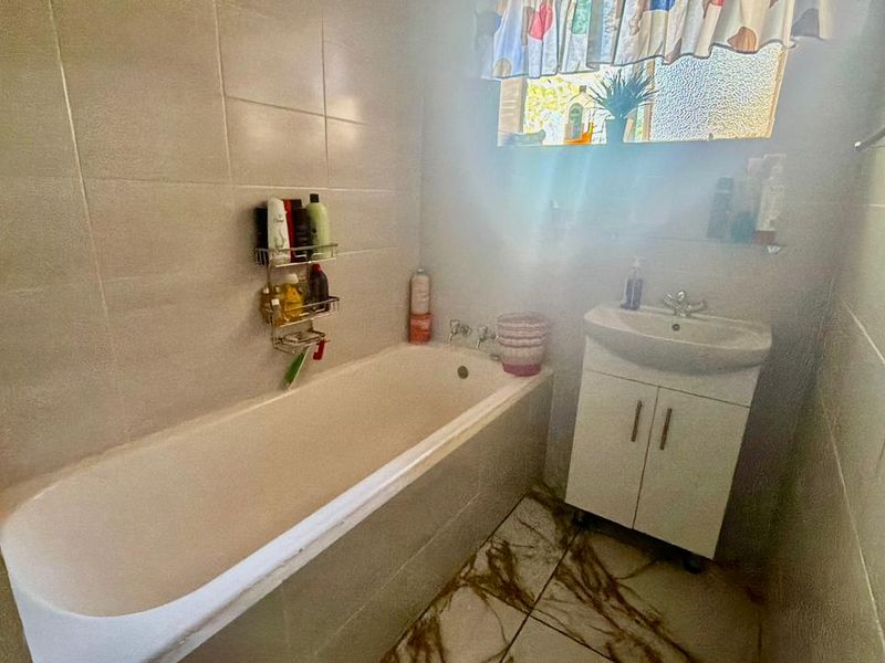 3 Bedroom House for sale in Stilfontein. - Photo 7