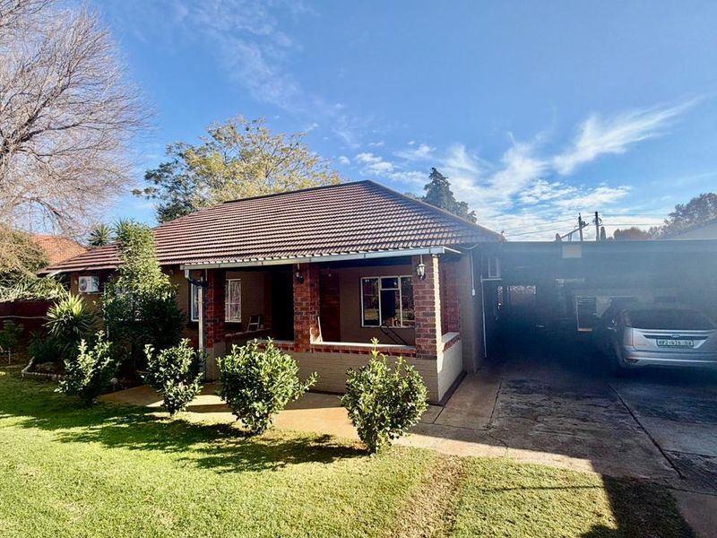 3 Bedroom House for sale in Stilfontein. - Photo 1
