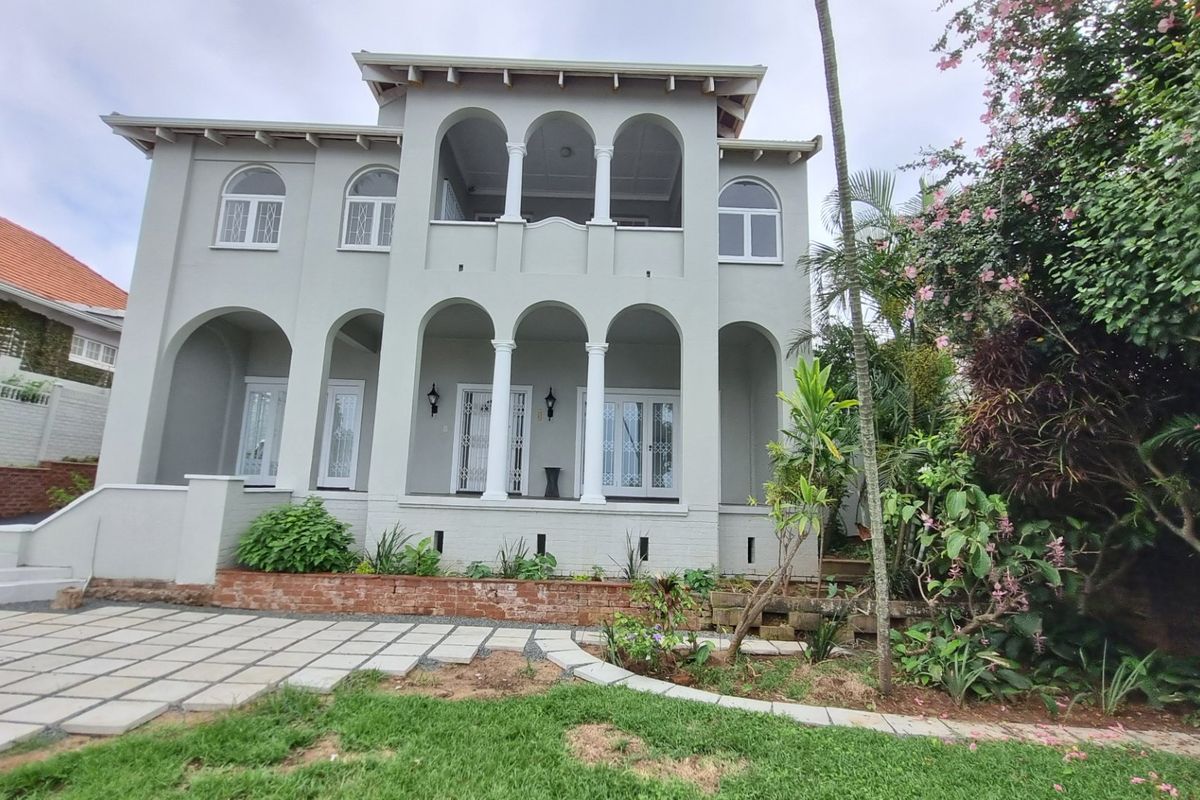 To let, Elegant Morningside Family Home with Pool - Photo 4
