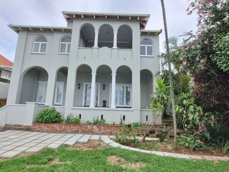 To let, Elegant Morningside Family Home with Pool - Photo 4