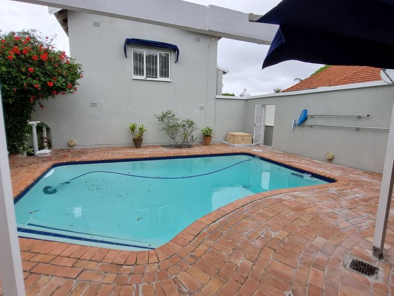 To let, Elegant Morningside Family Home with Pool - Photo 6