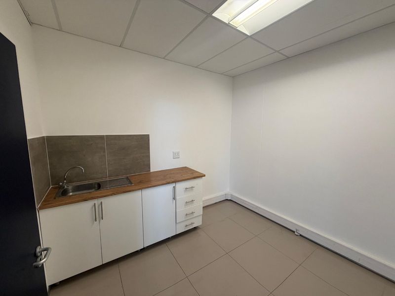 Spacious Open-Plan Commercial Unit in Cape Town’s Foreshore Precinct - Photo 8