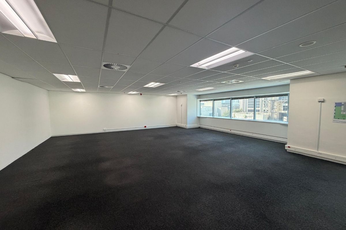 Spacious Open-Plan Commercial Unit in Cape Town’s Foreshore Precinct - Photo 2