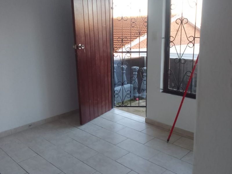 2 Bedroom Outbuilding on Shared Property - Photo 2