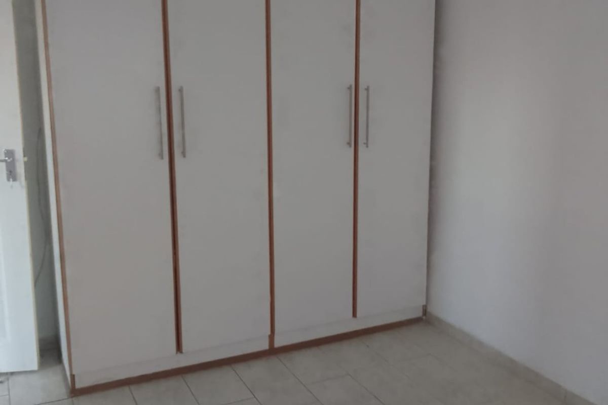 2 Bedroom Outbuilding on Shared Property - Photo 4