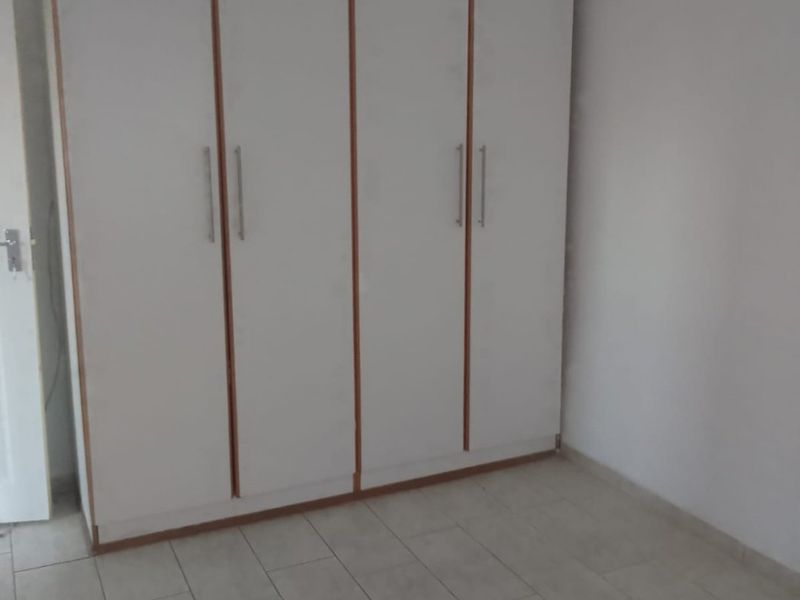 2 Bedroom Outbuilding on Shared Property - Photo 4