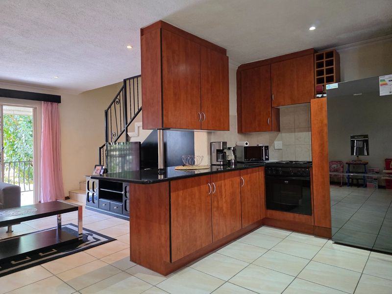 Spacious 2 Bedroom Duplex - Photo 7