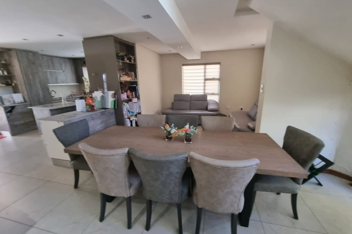 A Beautiful 4 Bedroom 5 Bathroom house for rent in Savannah Country Estate  - Photo 5