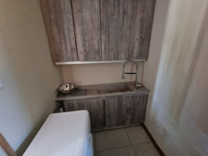 A Beautiful 4 Bedroom 5 Bathroom house for rent in Savannah Country Estate  - Photo 6