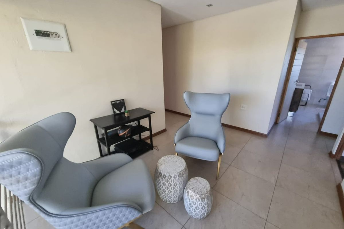 A Beautiful 4 Bedroom 5 Bathroom house for rent in Savannah Country Estate  - Photo 4