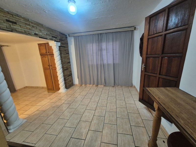 1 Bedroom unit to Let in Brighton Beach Bluff - Photo 2
