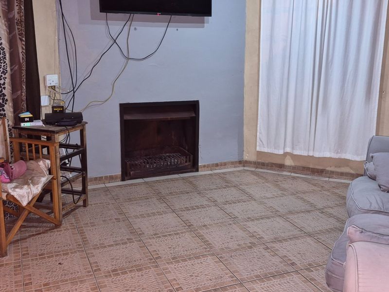 2 Bedroom home for sale in Tafelsig  - Photo 3
