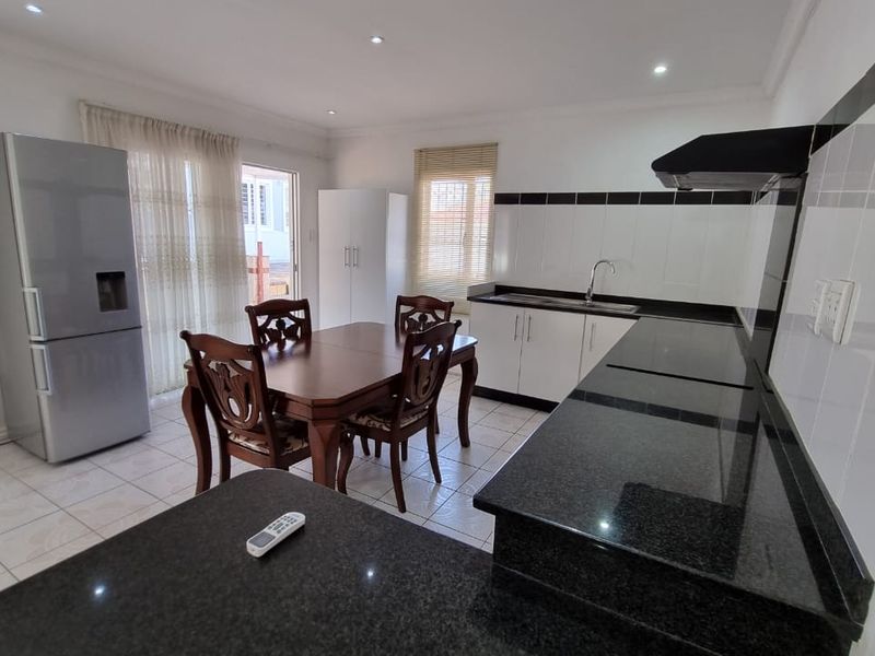 To let in Durban North, 2 bedroom apartment conveniently close to everything. - Photo 4