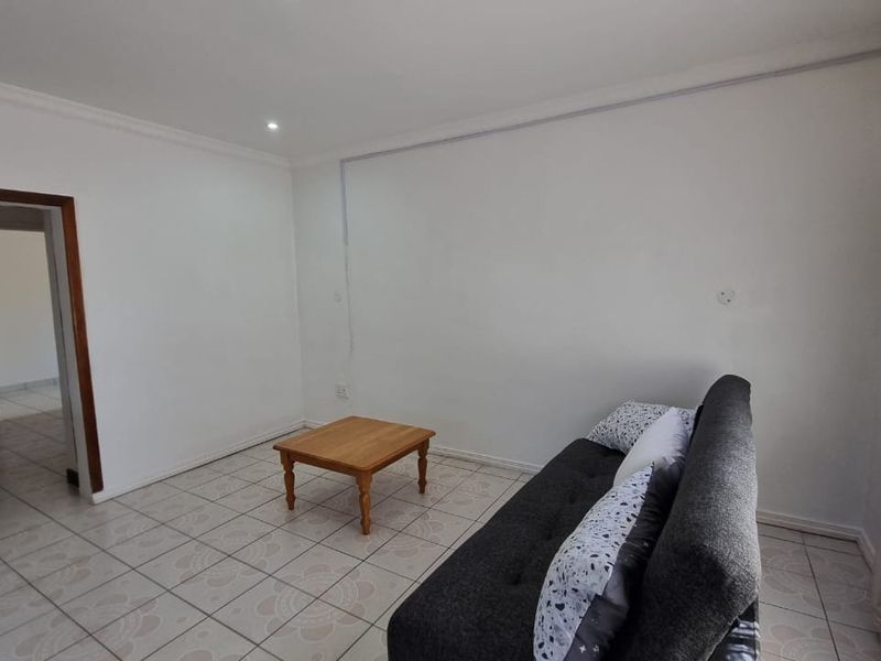 To let in Durban North, 2 bedroom apartment conveniently close to everything. - Photo 5